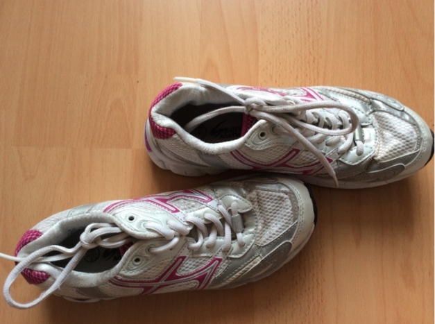 schöne Sportschuhe wie neu