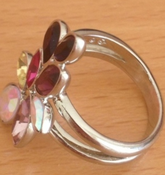 Bunter Swarovski-Ring (blau,lila,pink,gelb) 