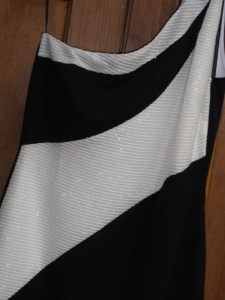 Neu ~* Apart ~* Tolles Jerseykleid mit Pailetten ~* Gr. 38 ~* schwarz*weiß