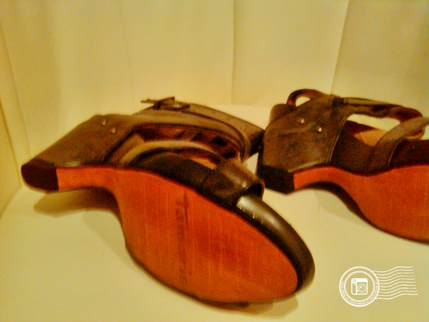 NEU Tamaris Sandalen Schuhe Gr. 41 Grau Antikoptik mit Nieten