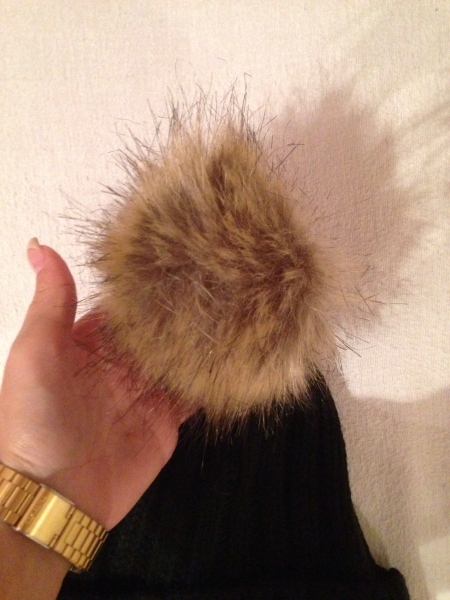 UGG Mütze Uggs Mütze Wintermütze Wollmütze Strickmütze Bommelmütze schwarz