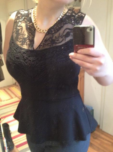 Spitzentop in schwarz