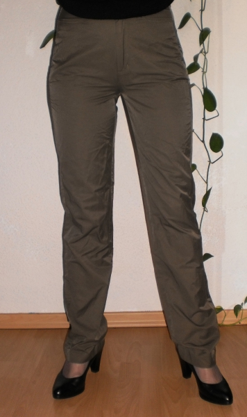 Esprit: Samtig weich-leichte Stoffhose in dunkelgrün in Gr. 36!