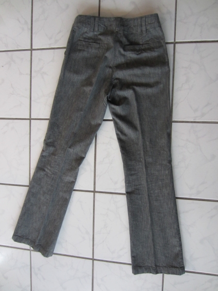 graue Stoffhose mit Taschen von S.Oliver
