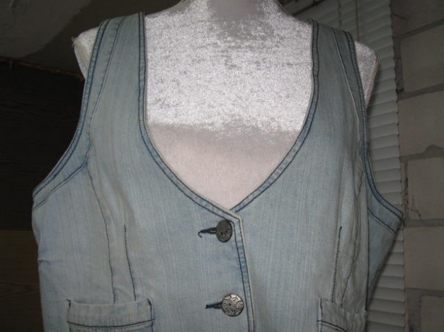 *** Hellblau ~ Weste ~ Toller Schnitt ***