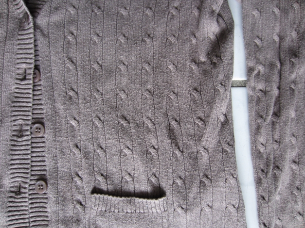 schöne braune Strickjacke/Cardigan mit Taschen