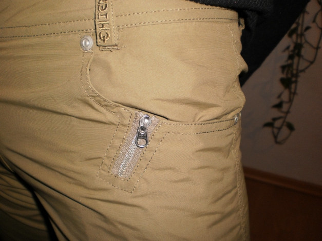 Chiemsee: Caprihose mit tollen Floral-Stitching-Detailings in Gr. M !