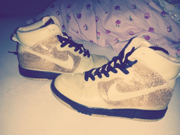 Goldene Nikes 37,5