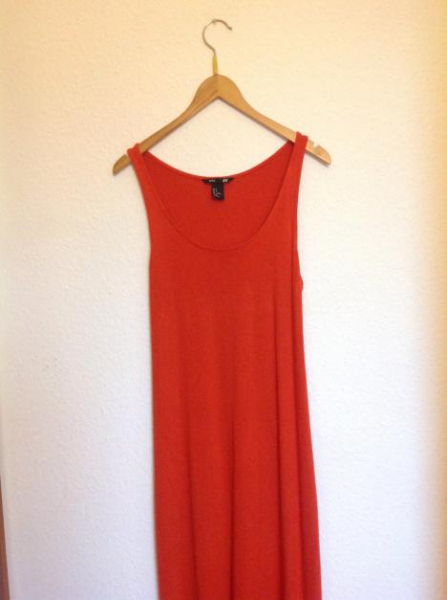 Orangenes Maxikleid