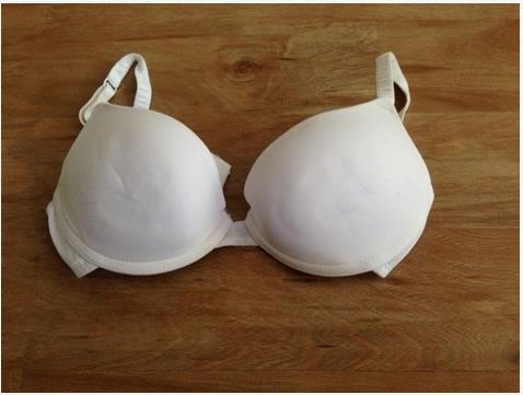 Weißer Hunnkemöller BH 70B bzw. 32B