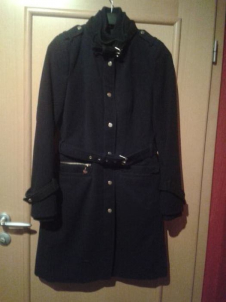 Edler, schwarzer Mantel von Yessica