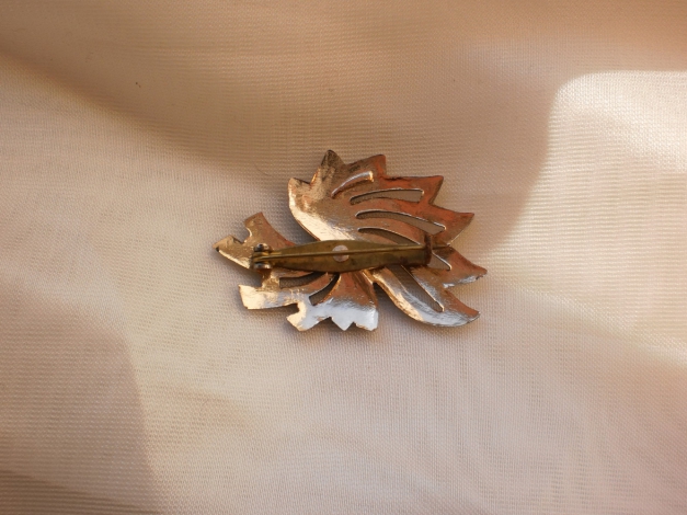 Original 80er silberne Strassbrosche in wunderschönem Design!