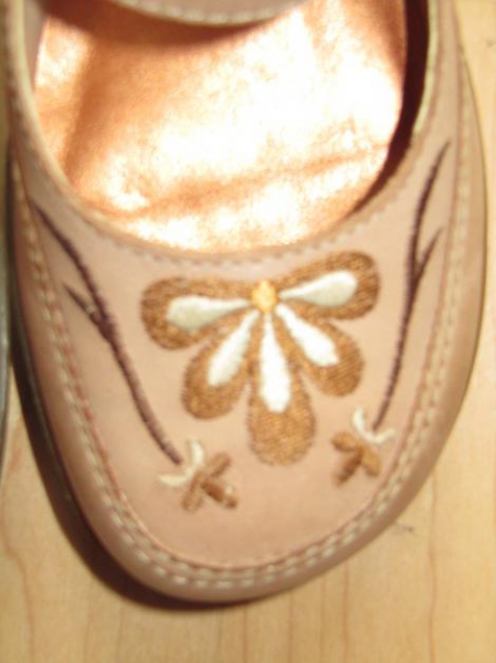 Super schöne Ballerina Gr. 38 ViA Uno Stickerei Blumen neuwertig Leder nude