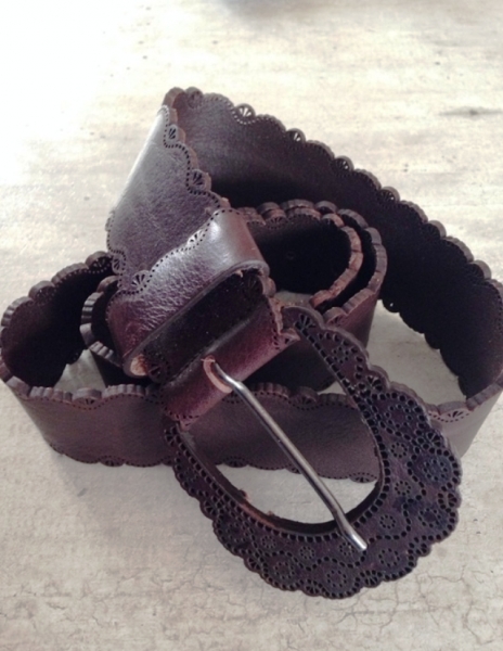 Brauner verspielter Gürtel