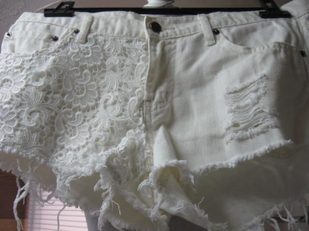 *** NEU ~ Super Shorts mit Spitze ***