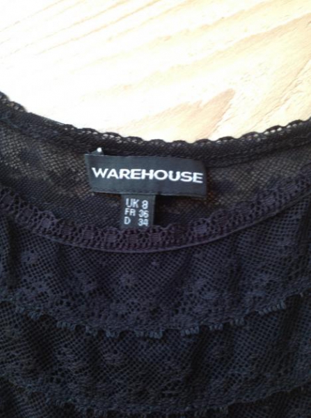 Wunderschönes Spitzenkleid in Schwarz von Warehouse