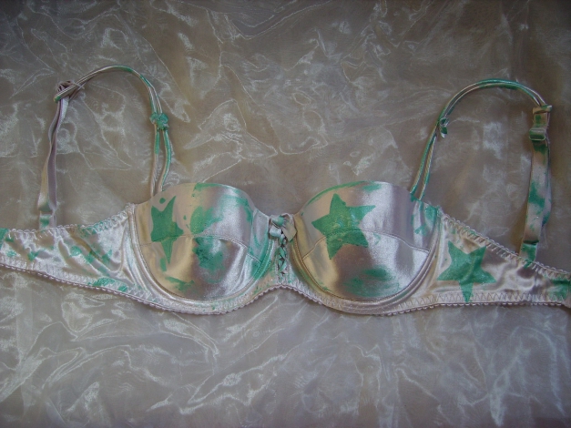 Silbersatin-BH ~ Romantiklook mit Sternendruck! Designunikat!