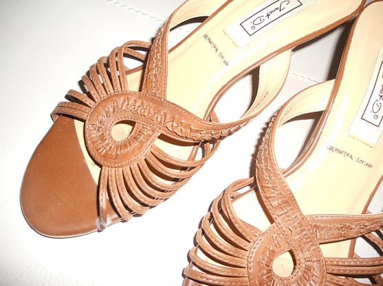 A, Damen Schuhe Sandalen Sandaletten Schlappen High-Heels Gr.40 Echtleder Janet.D