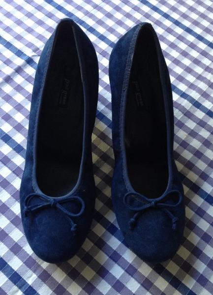 NEU Wildleder-Pumps in mitternachtsblau NEU