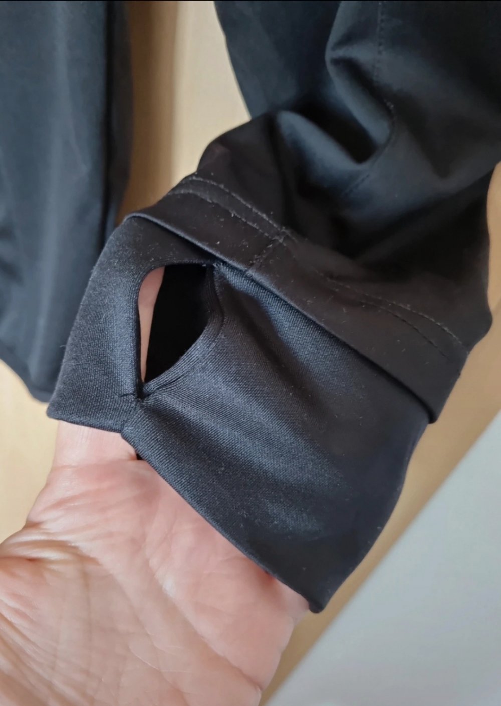 schwarze Jacke mit Softshell