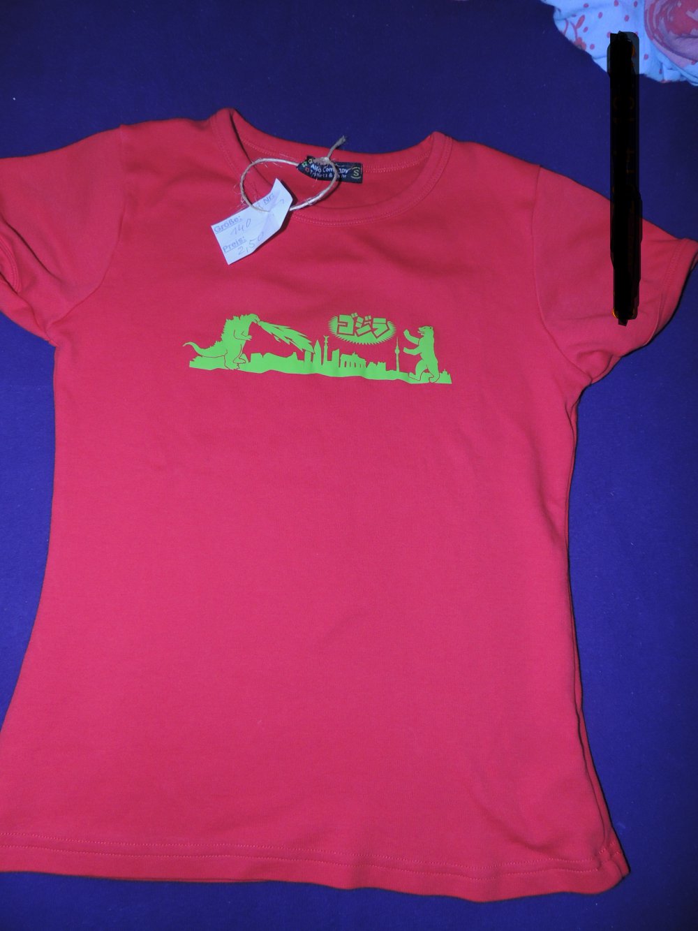 rotes Shirt Berliner Bär vs. Godzilla in S