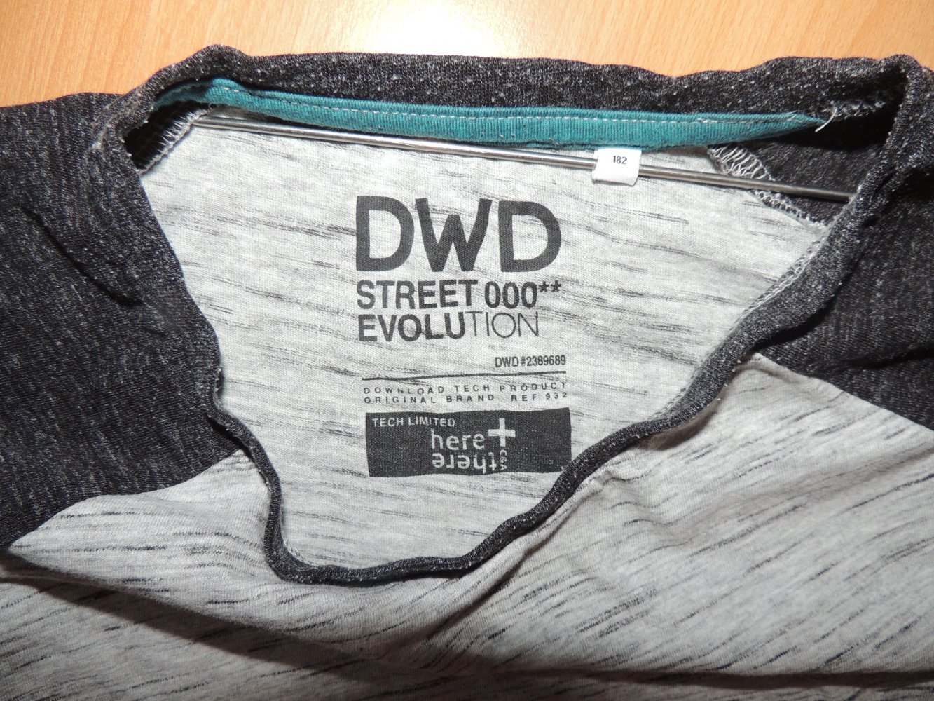 Basic Langarmshirt in 182