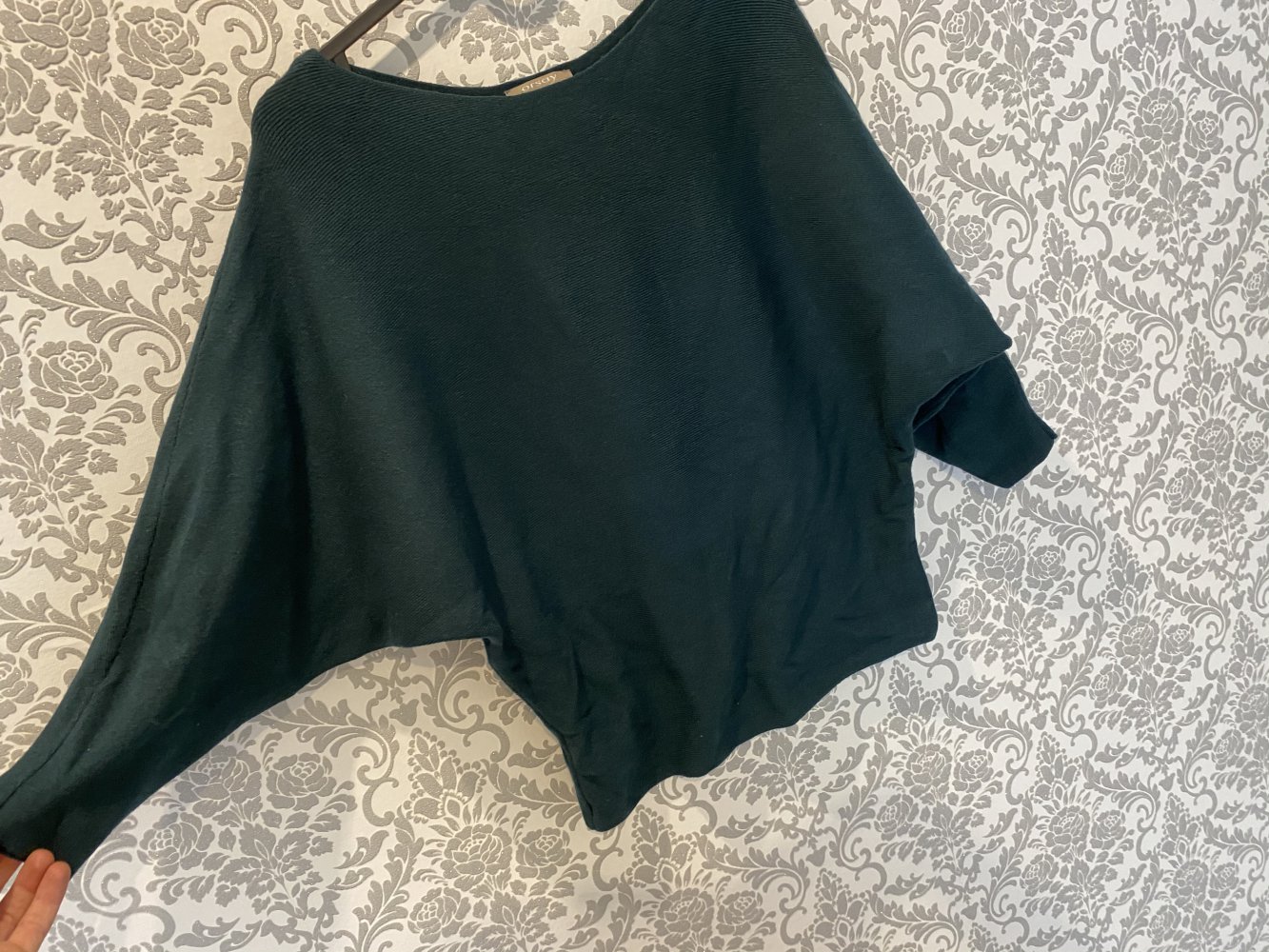 Dunkel grünes Oberteil