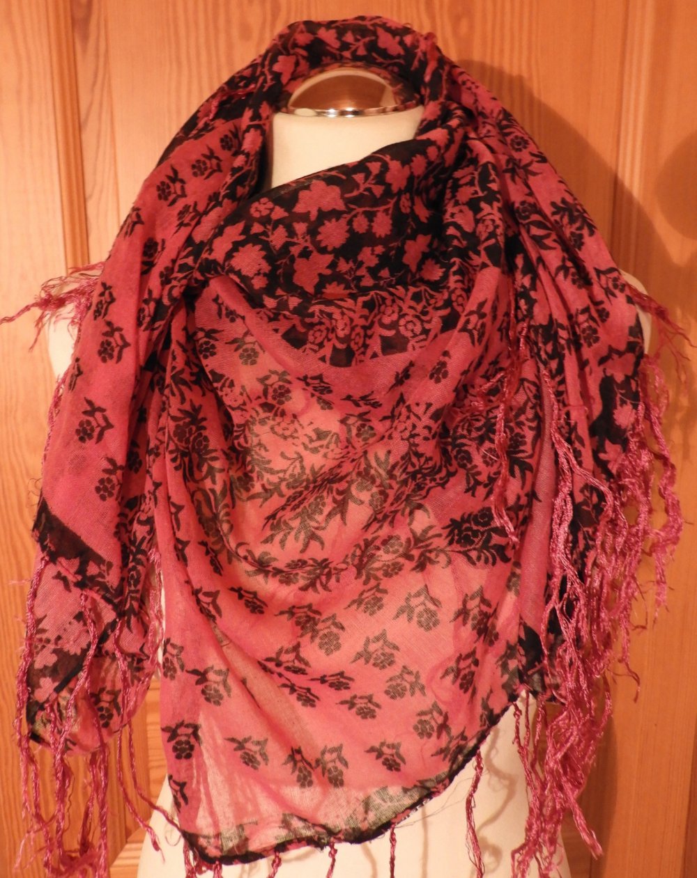 Tuch in pink-schwarz mit Fransen (Viereckstuch)