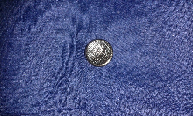 Dunkelblaues Kleid mit Zierknöpfen, 60er Jahre Schnitt