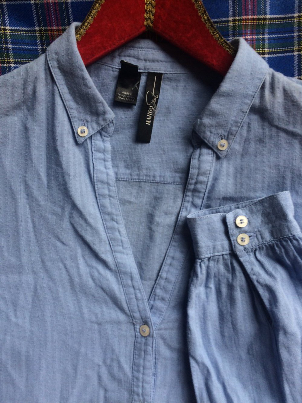 Mango Suit Bluse, V-Ausschnitt, Bubikragen, hellblau