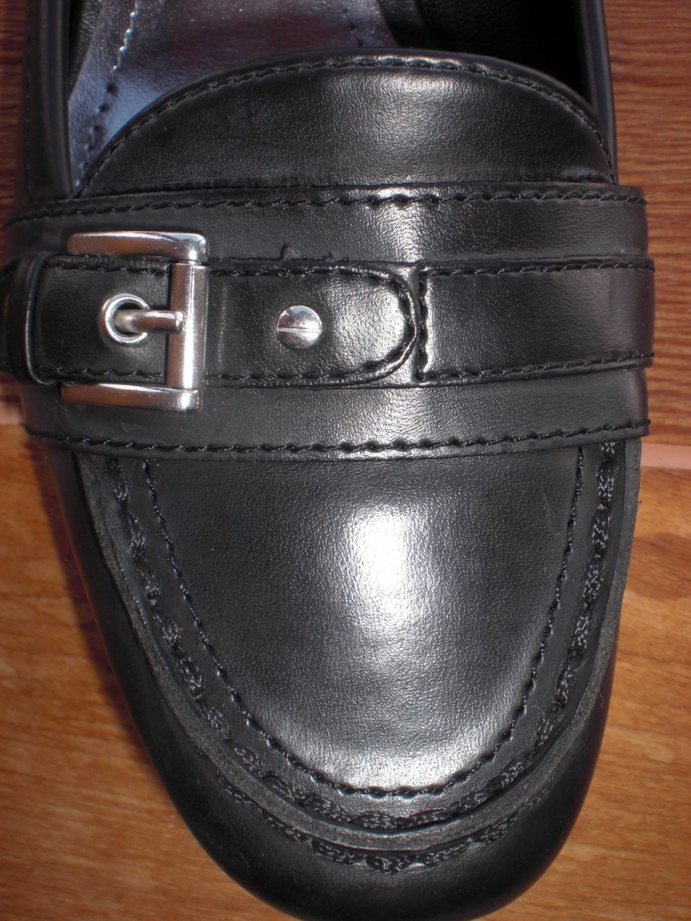 schwarze Mokassins-Pumps