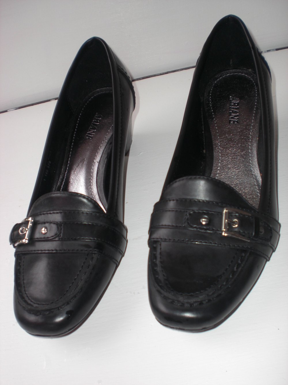 schwarze Mokassins-Pumps