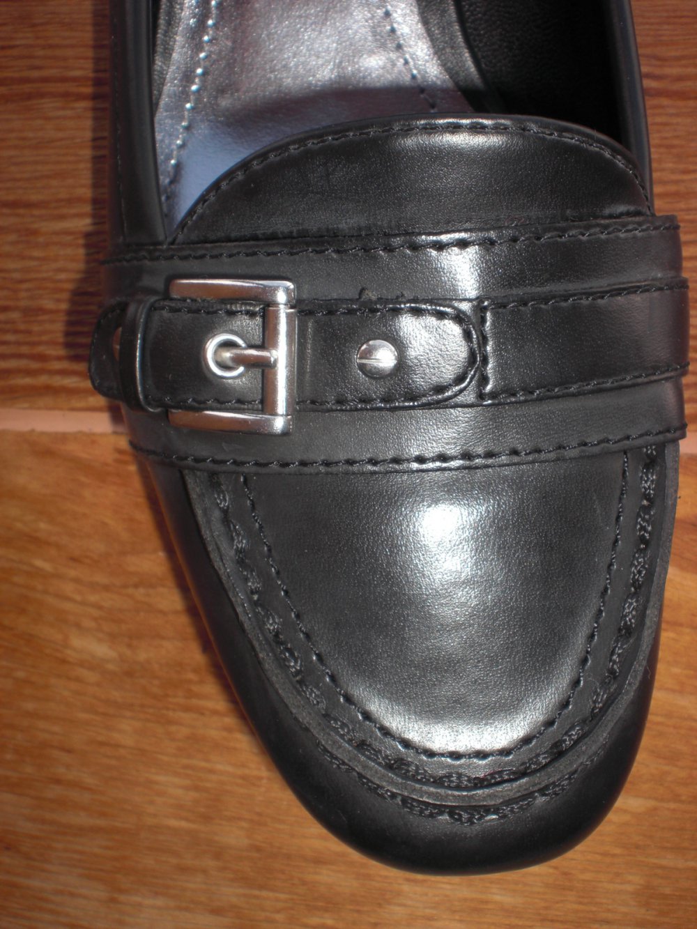 schwarze Mokassins-Pumps