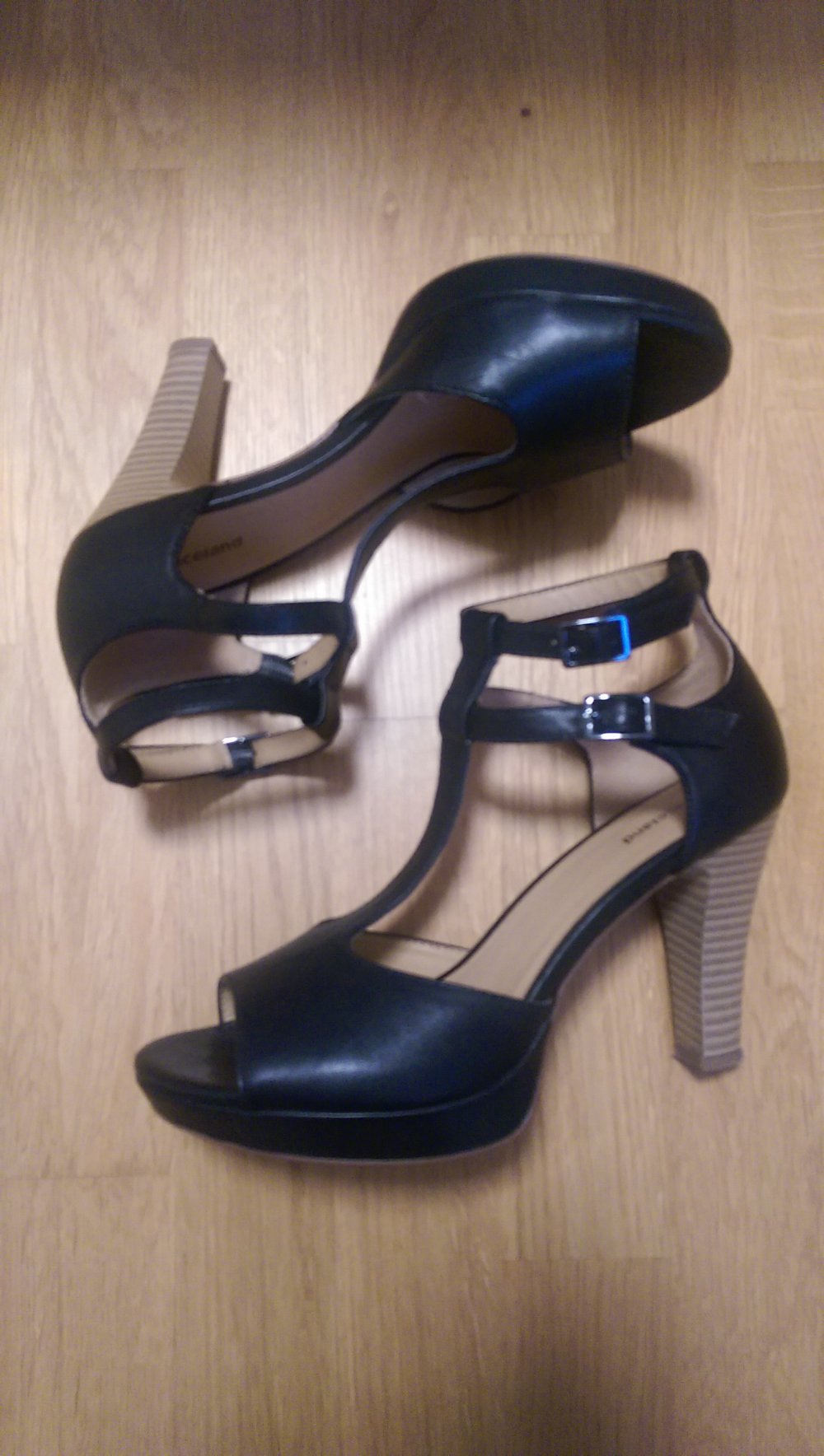 Schwarze High Heels