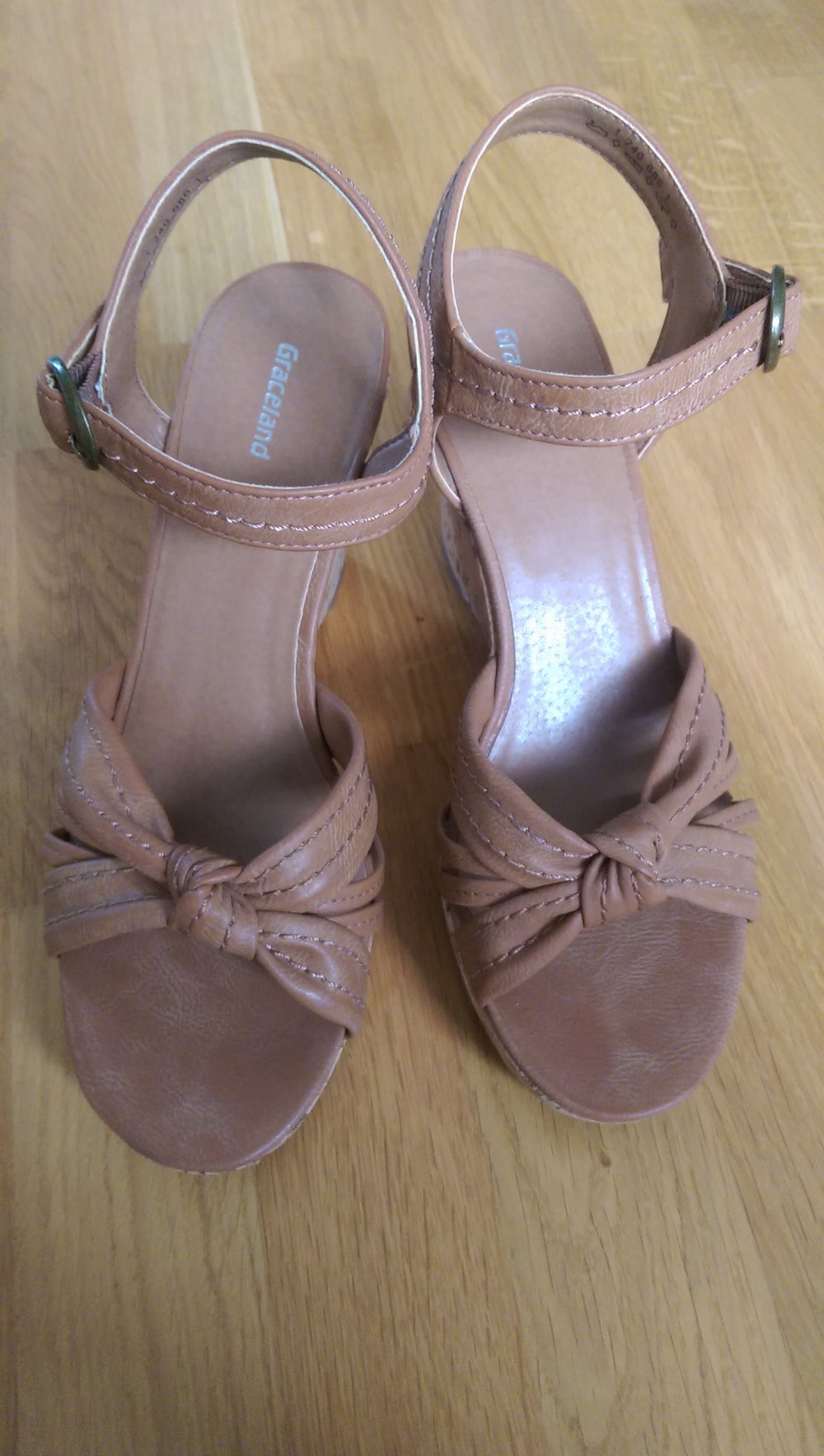 braune Wedges von Graceland