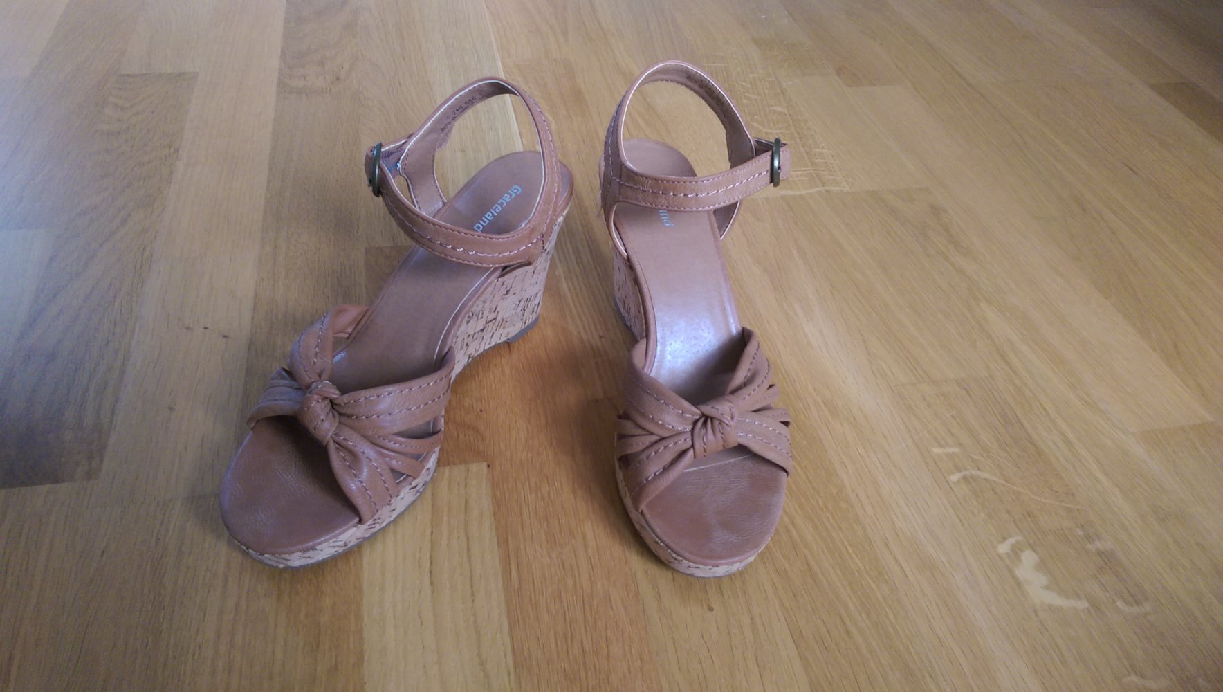 braune Wedges von Graceland