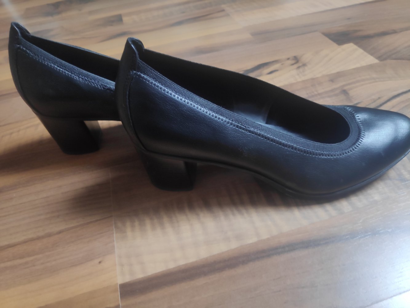 Neue Pumps