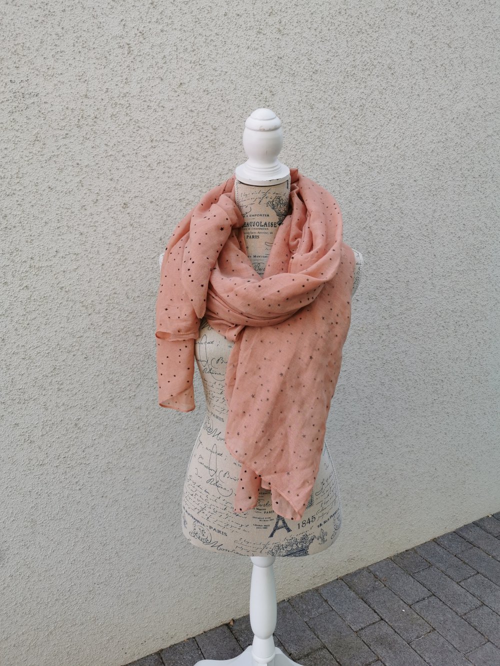 Schal mit kleinen Sternen