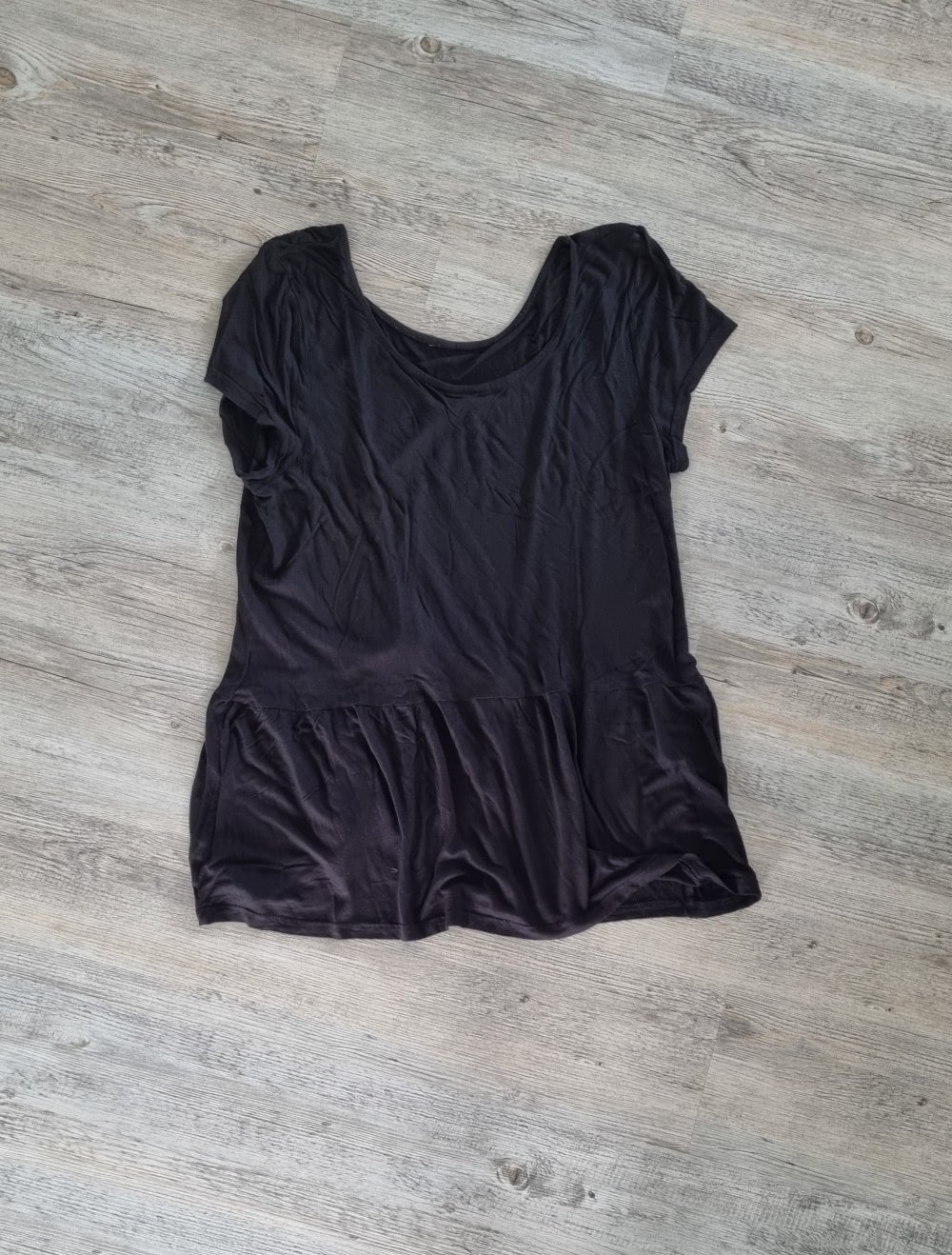 schwarzes Shirt von about you