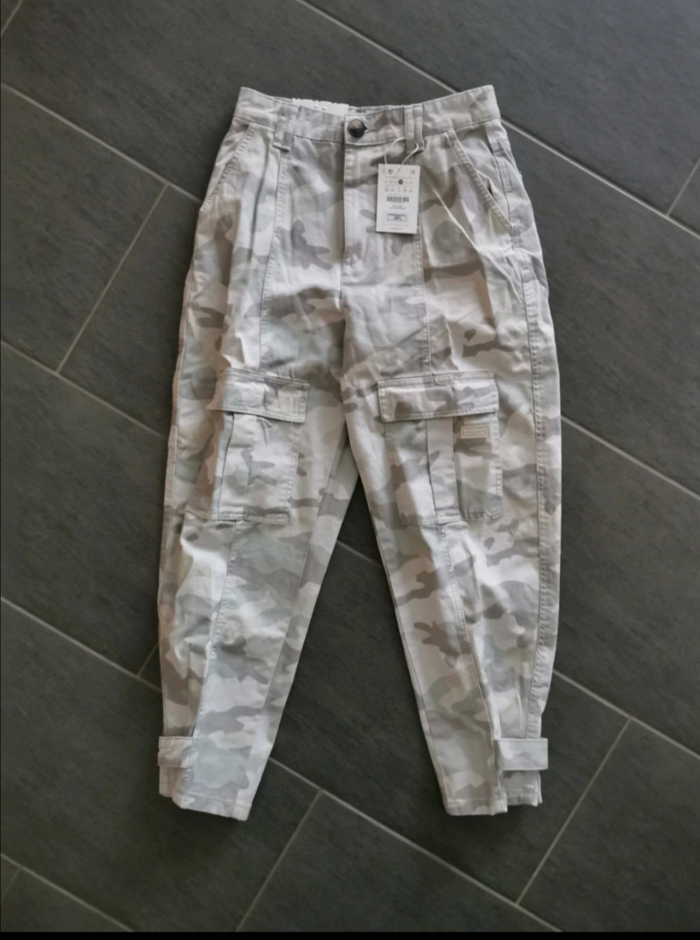 Hose von Bershka neu mit Ettikett 