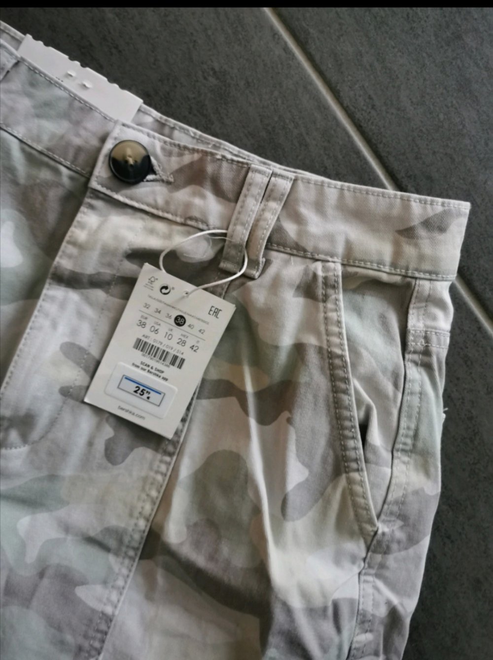 Hose von Bershka neu mit Ettikett 