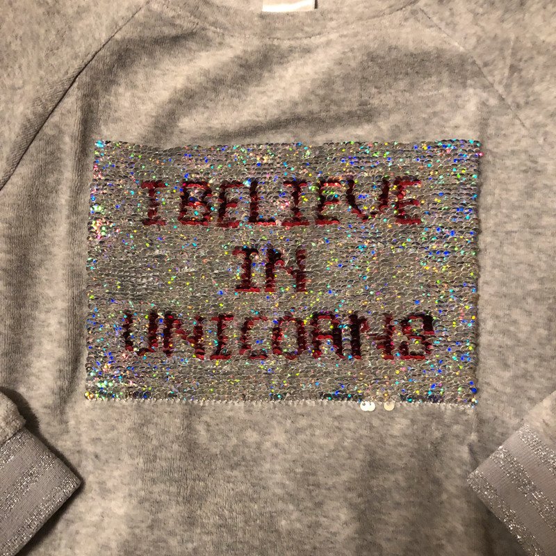 Nicki Pulli Gr. 134 grau Pailletten Unicorn