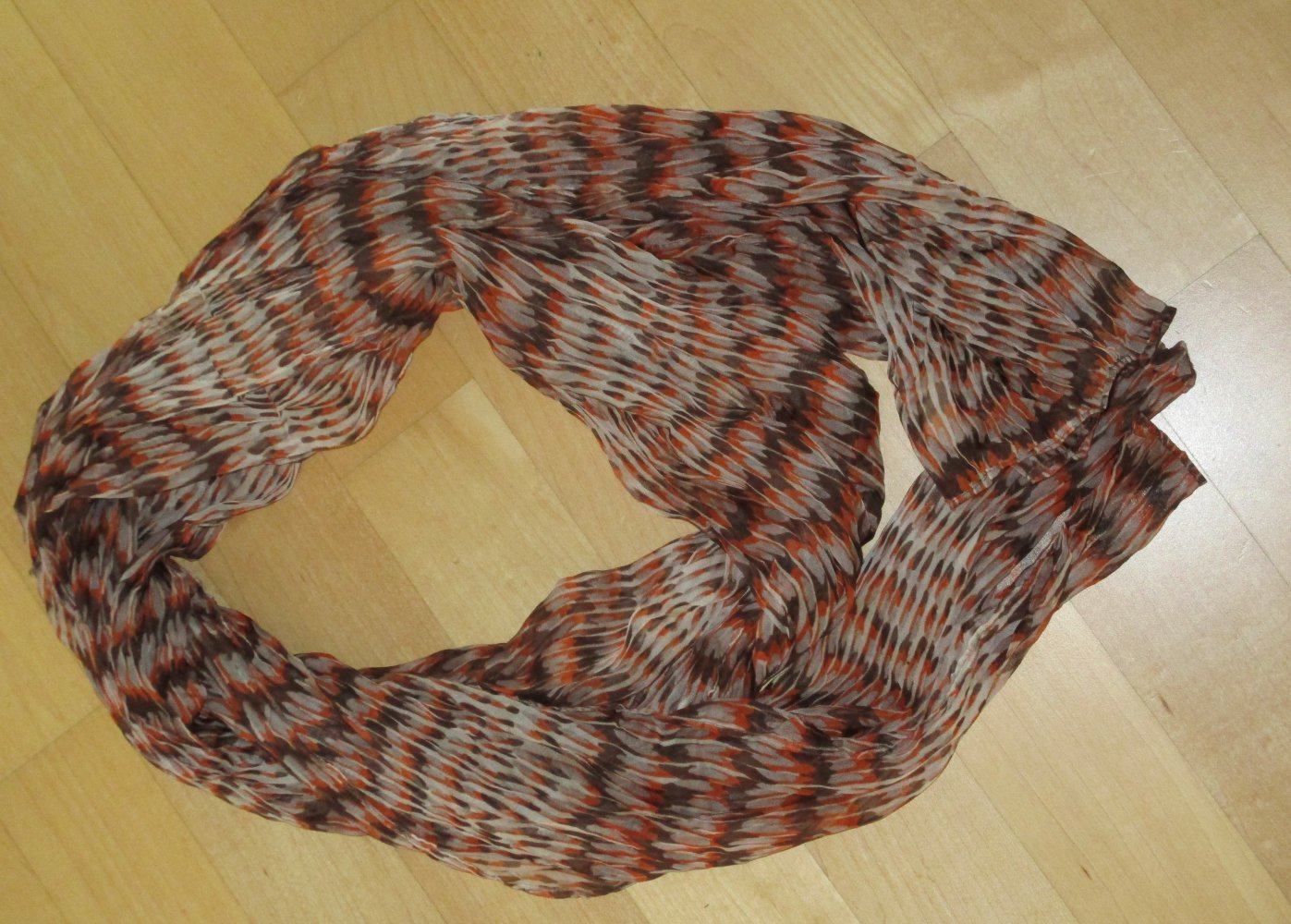 Schöner dünner Schal Tuch