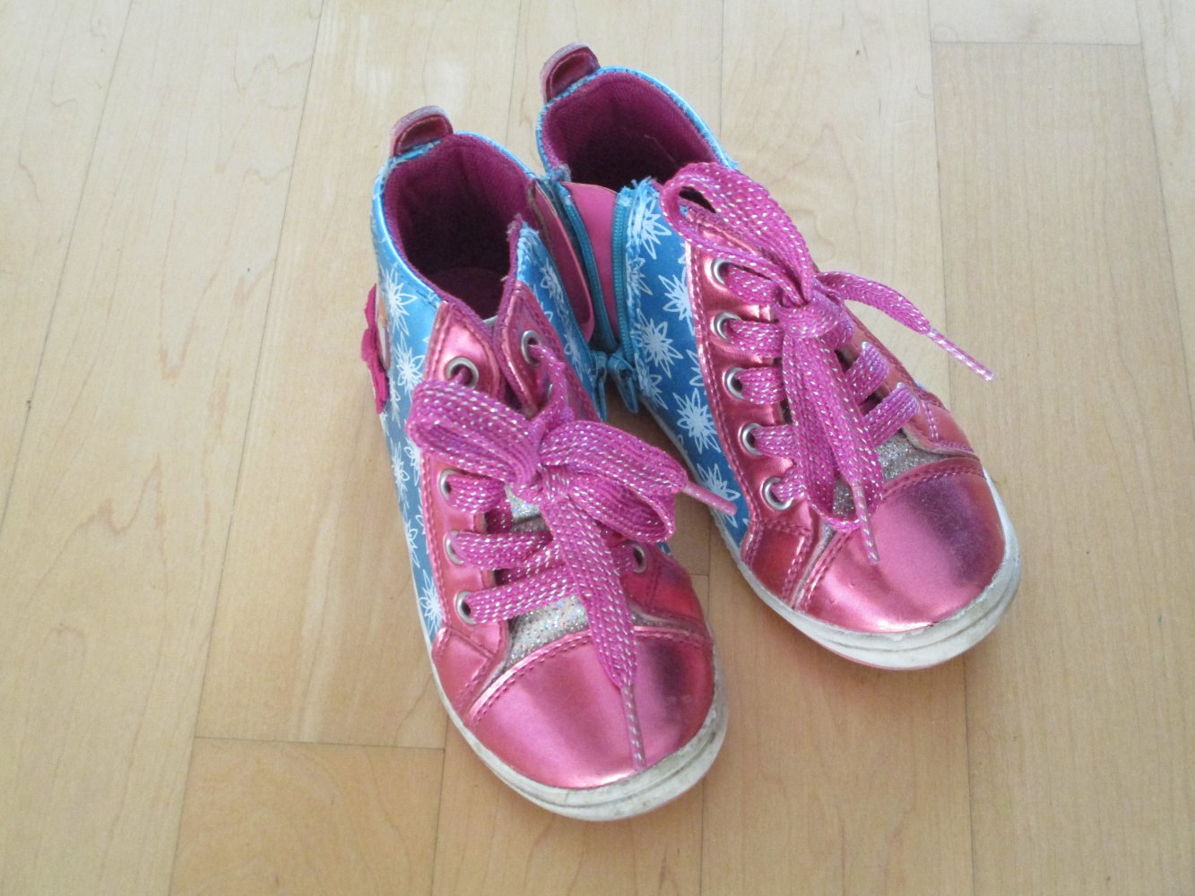 Tolle Sneakers Elsa&Anna frozen glänzend Gr.26