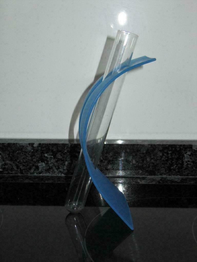 Vase für eine Blume ausgefallen