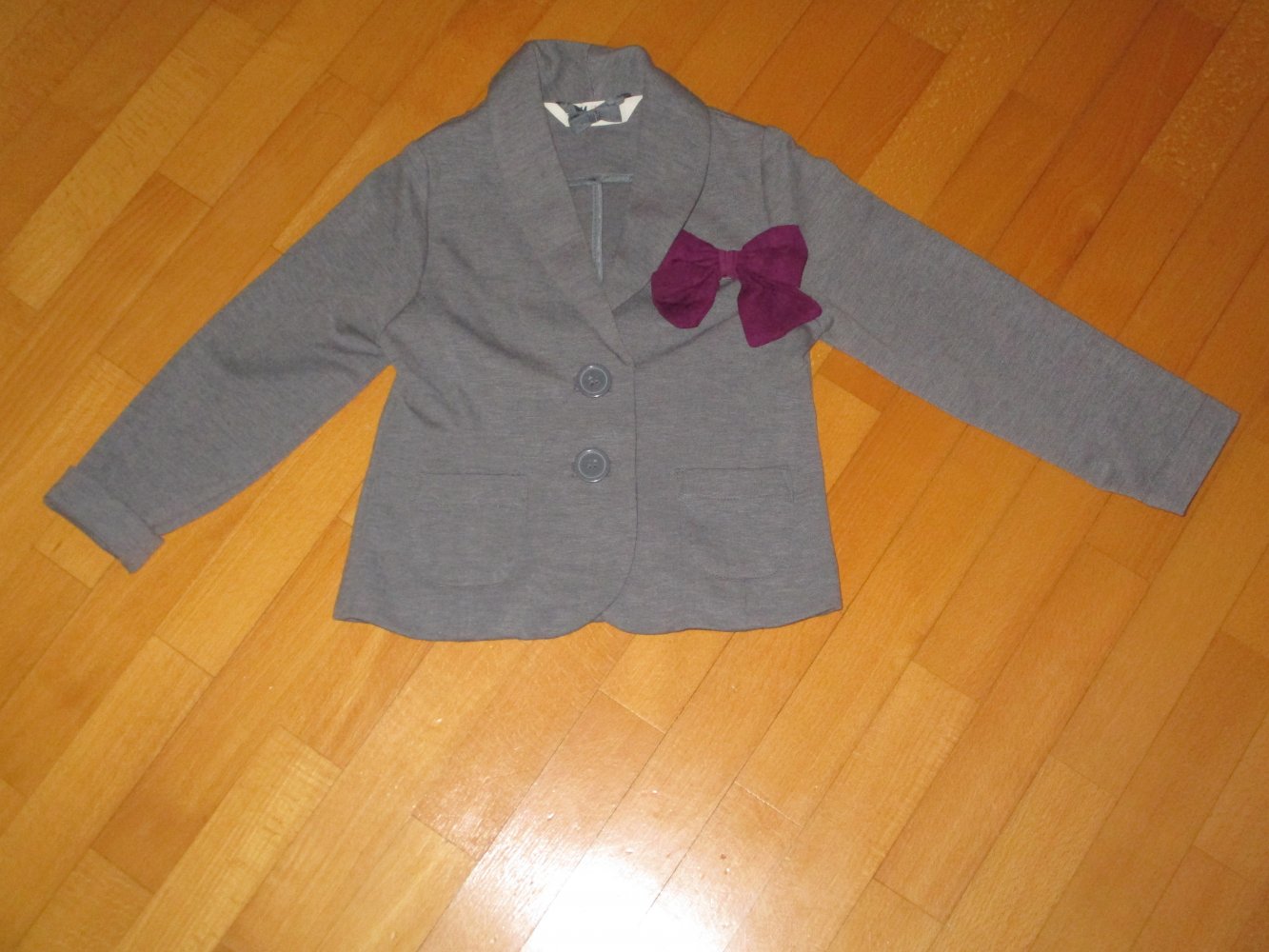 Süßer Blazer grau mit Schleife H&M Weihnachten Gr.104