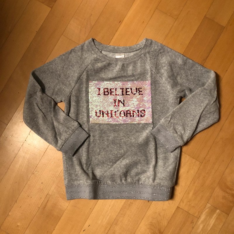 Nicki Pulli Gr. 134 grau Pailletten Unicorn