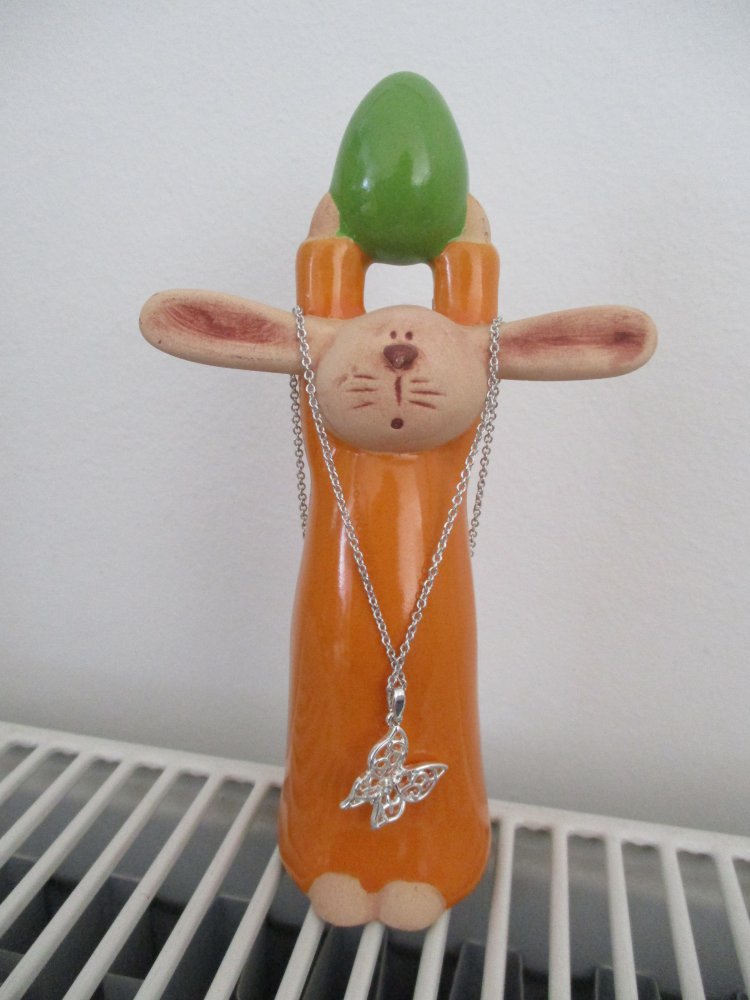 Schöne kette mit Schmetterling