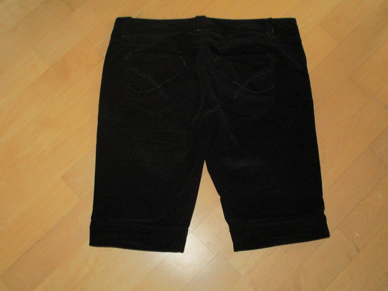 Schwarze Stiefelhose feincord von Pimkie Gr.40