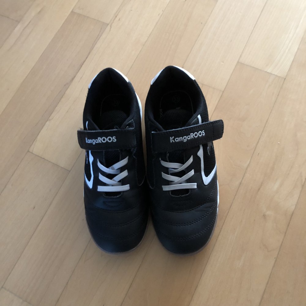 Turnschuhe schwarz Kangaroos Gr.33